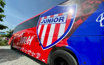 EXPRESO BRASILIA ENTREGÓ NUEVO BUS AL JUNIOR DE BARRANQUILLA